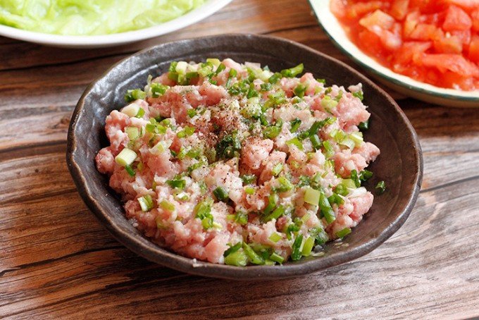 trộn nhân thịt làm bắp cải cuốn