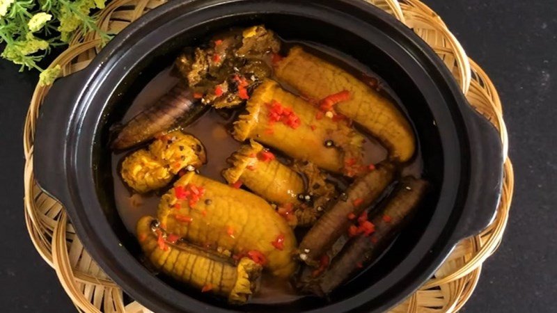 Trứng cá thu kho thơm (dứa) béo ngậy, đậm đà
