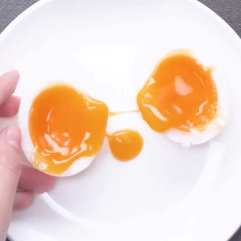 Trứng lòng đào luộc với giấm