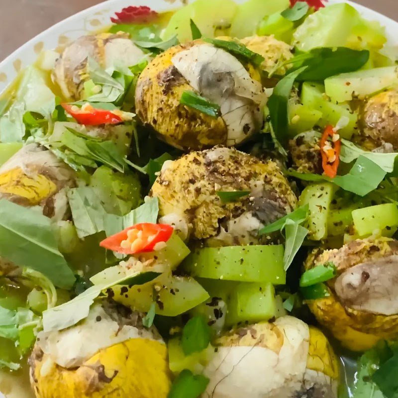 Trứng vịt lộn um bầu rau răm