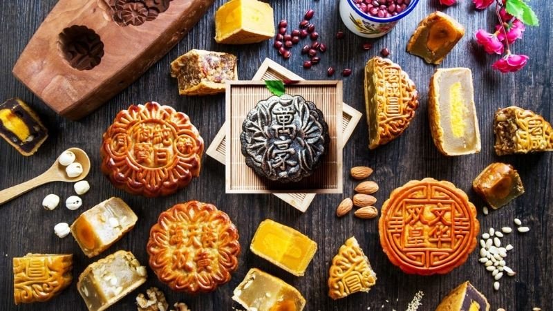 Tự làm bánh trung thu tại nhà giúp bạn kiểm soát thành phần, calo trong bánh