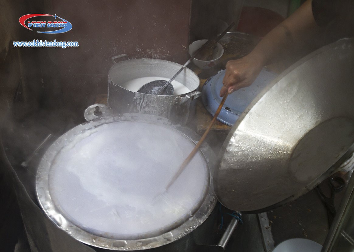 Tỷ lệ pha bột bánh cuốn hoàn hảo với bột năng giúp bánh dẻo dai