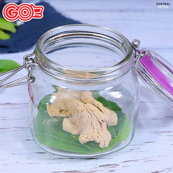 Ủ thịt chua Thanh Hóa trong hũ thủy tinh