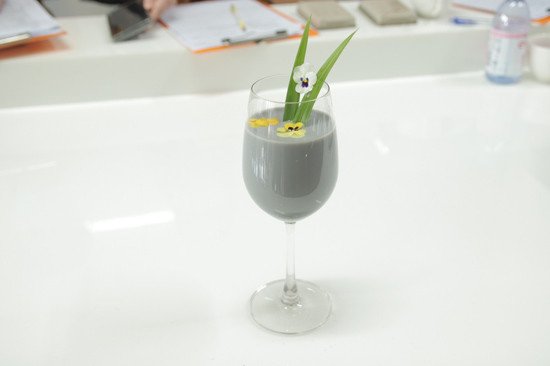 Uống sữa mè đen thường xuyên