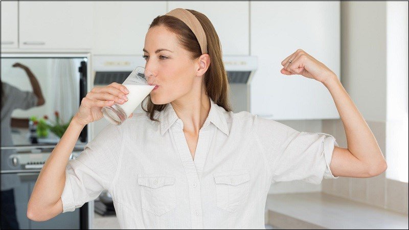 Uống sữa tươi không đường có ảnh hưởng đến cân nặng không?