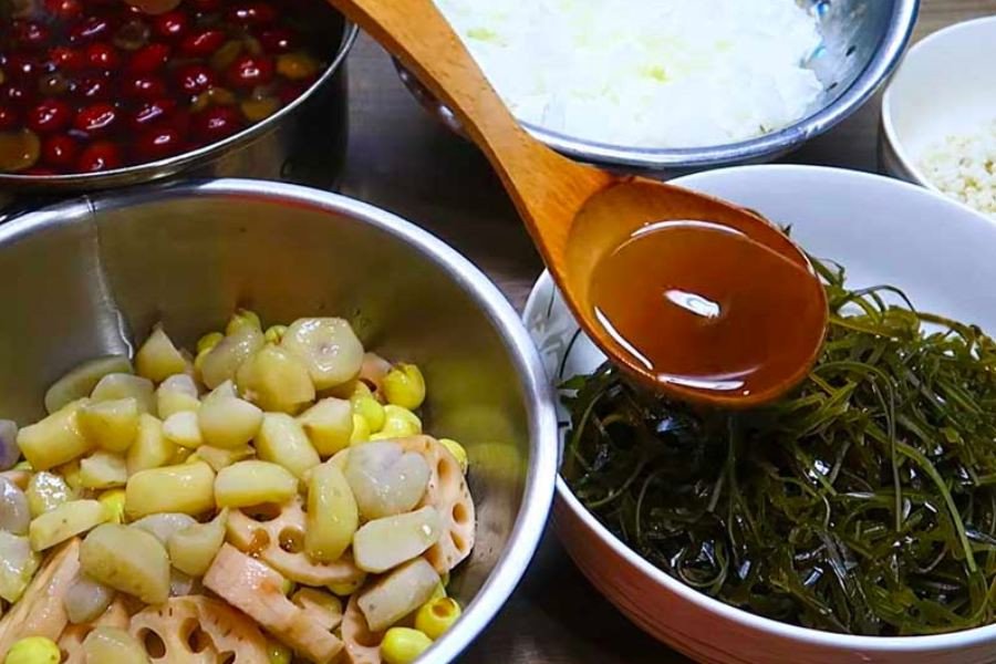 Ướp nước đường vào các món ăn kèm
