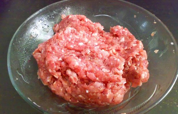 Cách Nấu Bánh Canh Chả Cá Bột Gạo Chuẩn Vị Miền Trung Thơm Ngon Ướp thịt băm để nấu bánh canh chả cá bột gạo