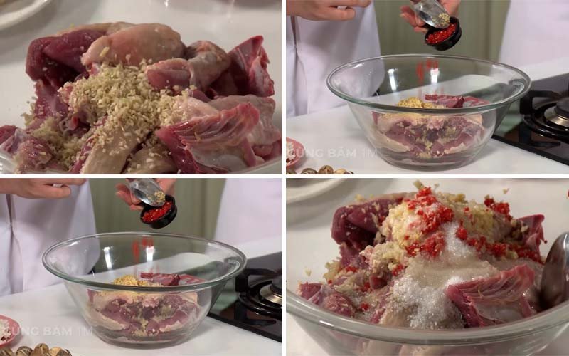 Ướp thịt vịt cùng sả và các gia vị cần thiết