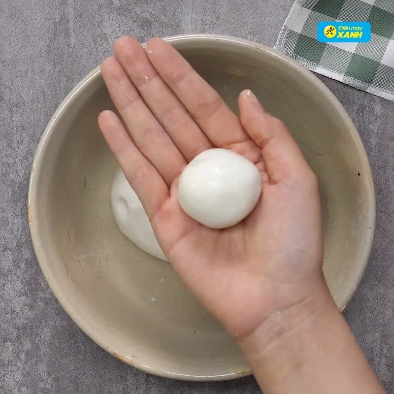 Viên chè trôi nước ngũ sắc đã được tạo hình tròn đều