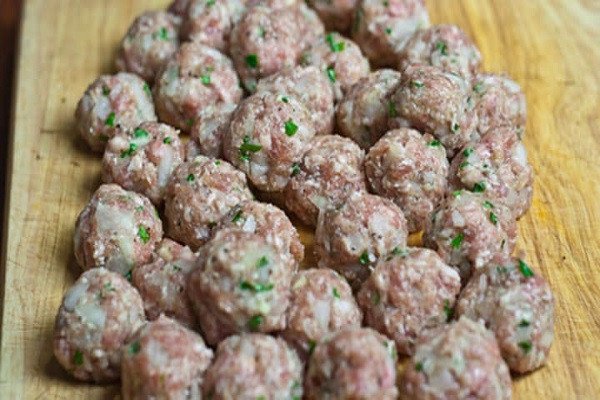 Viên mọc chuẩn vị cho món bún mọc