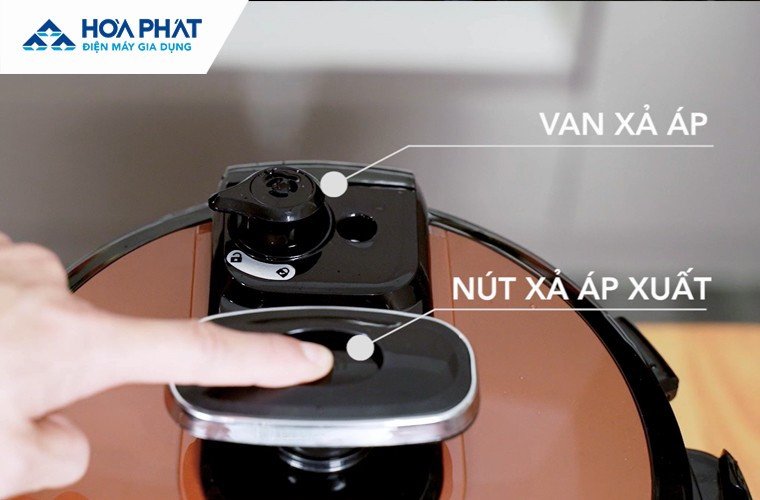 Xả van áp suất trước khi mở nắp