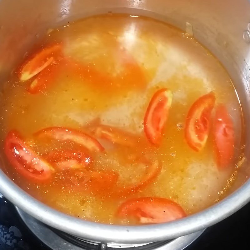 Xào cà chua làm canh