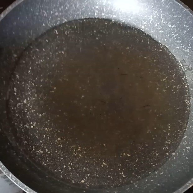 Xào sách bò trên chảo nóng