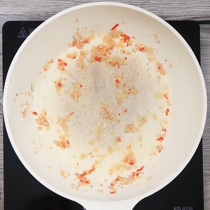 xào thịt băm với sả ớt
