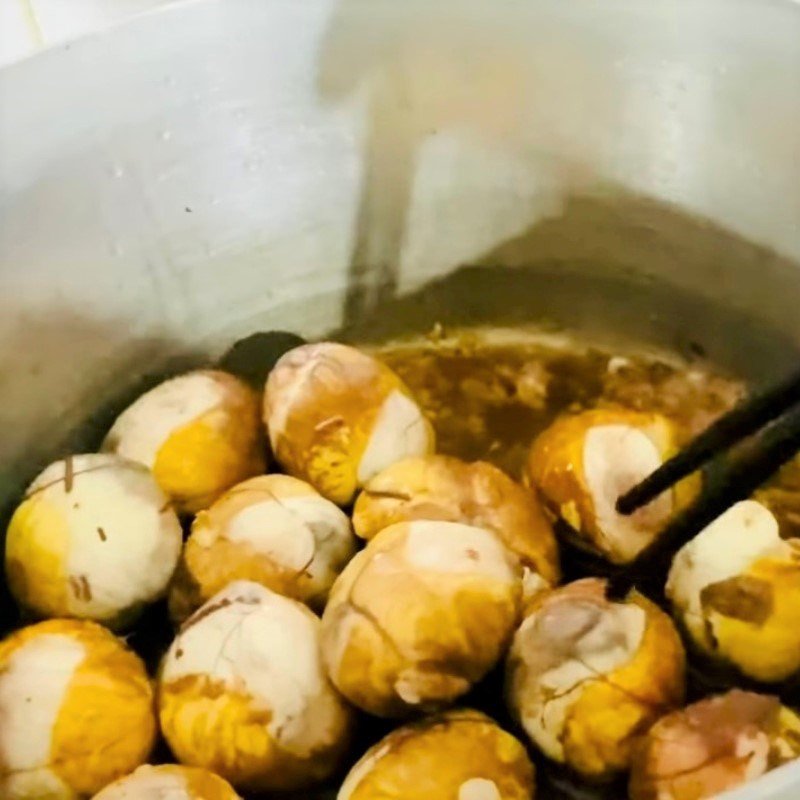 Xào trứng lộn và um bầu