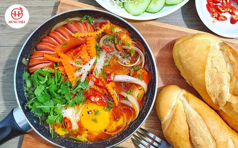 Xíu mại sốt cà chua đậm đà kèm bánh mì chảo