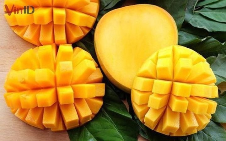 Xoài chín vàng ươm, quả lớn hấp dẫn, biểu tượng của sự tươi ngon