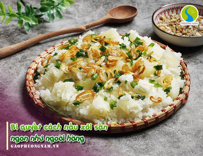 Cách Nấu Xôi Sắn Miền Bắc Dẻo Thơm, Béo Ngậy Chuẩn Vị Gia Truyền Xôi sắn miền Bắc thơm ngon với hành phi và dừa nạo