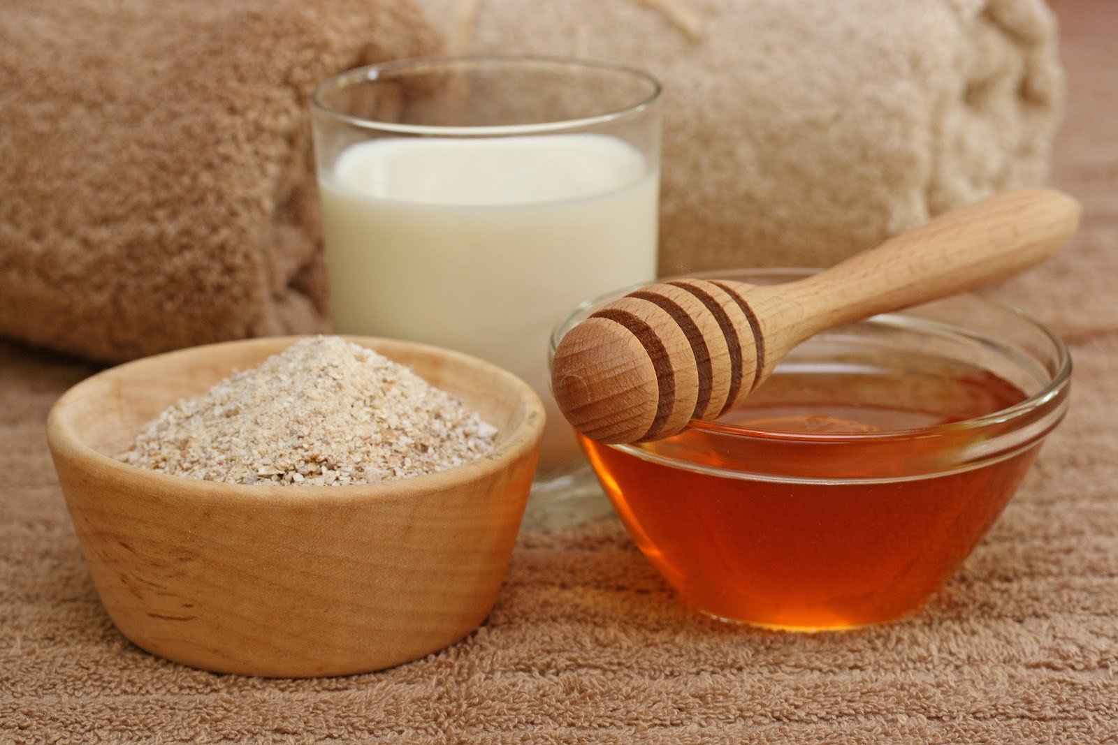 Yến mạch giúp làm dịu và dưỡng ẩm cho da