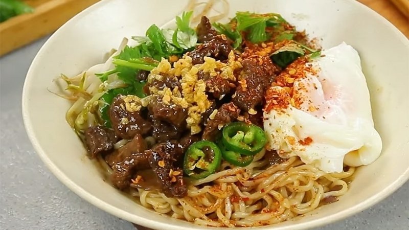 Yếu tố gây tích mỡ thừa khi ăn mì
