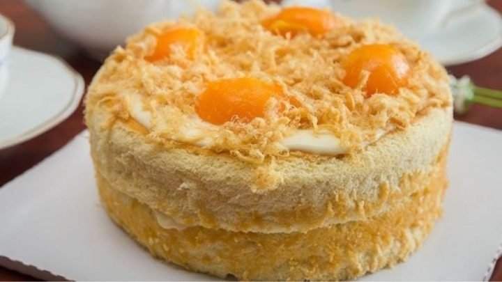 1 Miếng Bánh Bông Lan Trứng Muối Bao Nhiêu Calo? 1 miếng bánh bông lan trứng muối bao nhiêu calo