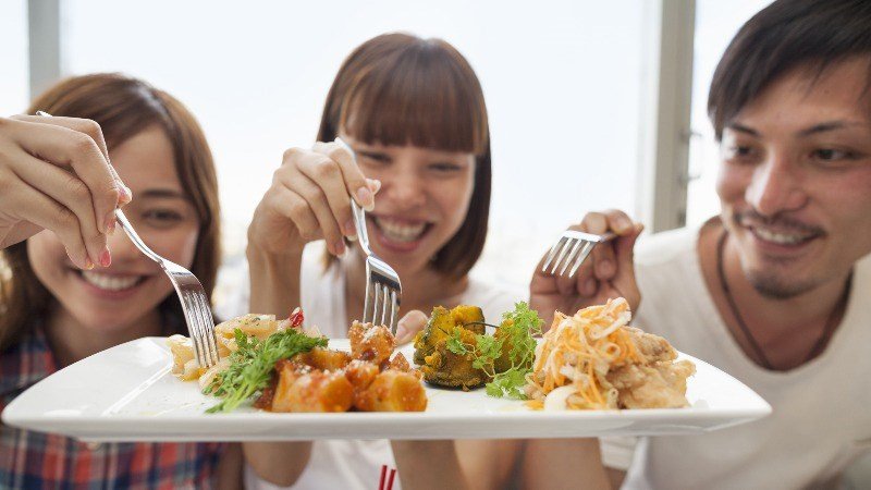 Ăn ức gà giúp giảm cảm giác thèm ăn và no lâu hơn