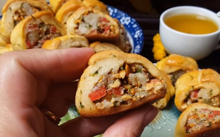 Bánh chả lá chanh nhân thịt mỡ truyền thống Hà Nội