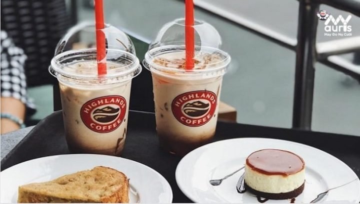 Bánh chuối Highland và các loại bánh ngọt khác