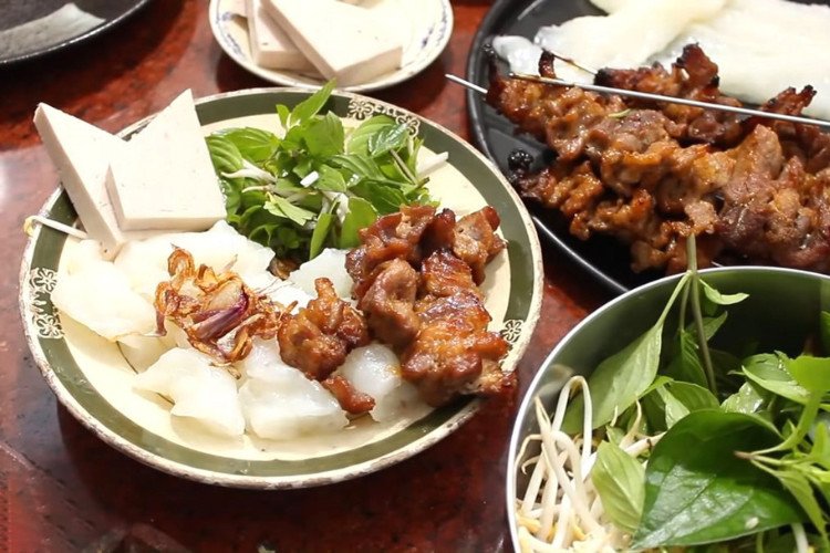 Bánh ướt thịt nướng bao nhiêu calo