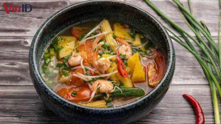 Bát canh chua tôm ngọt thanh, hấp dẫn