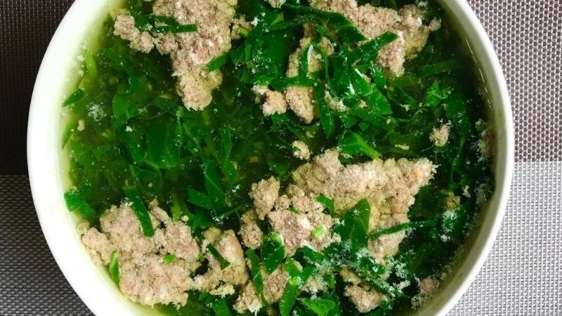 Canh cua rau đay mồng tơi giải nhiệt