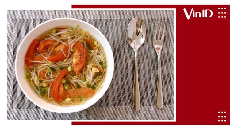 Canh trứng cà chua giá đỗ giòn ngọt mát lành