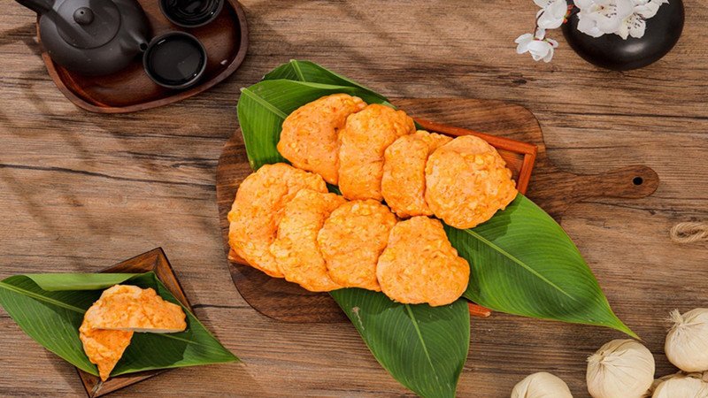 Chả cốm chiên vàng giòn, hấp dẫn