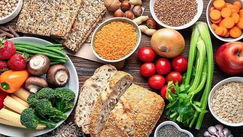 Chế độ ăn uống cân bằng cùng sữa chua nếp cẩm hỗ trợ giảm cân lành mạnh