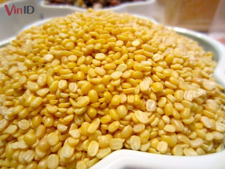 Đậu xanh cà vỏ màu vàng đều, không đốm đen cho chè bà ba