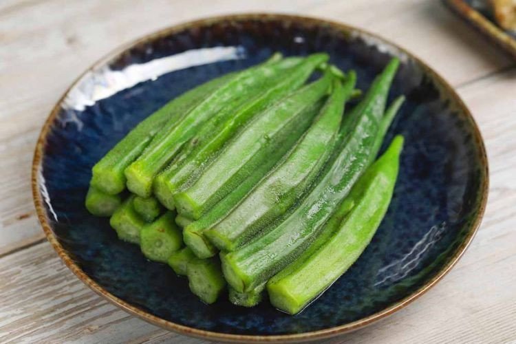 Đĩa đậu bắp luộc thành phẩm không bị nhớt, xanh mướt