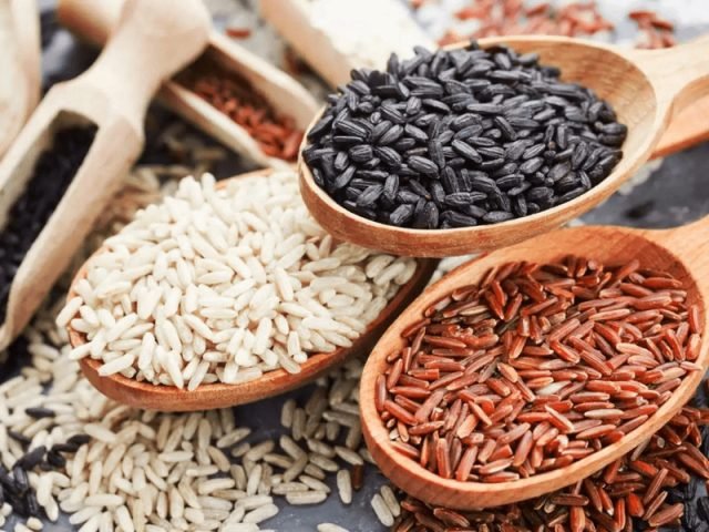 Hạt gạo lứt nguyên cám chứa nhiều dưỡng chất