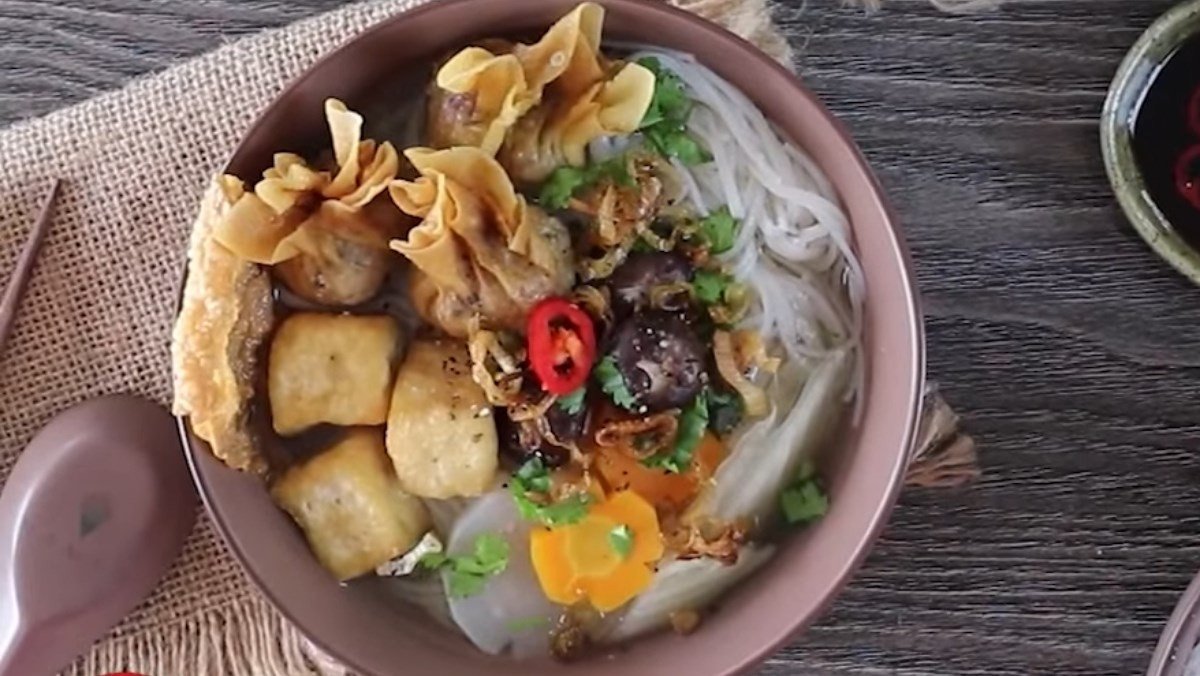 Hủ tiếu chay thanh đạm với rau củ và đậu hũ, lượng calo hủ tiếu chay.