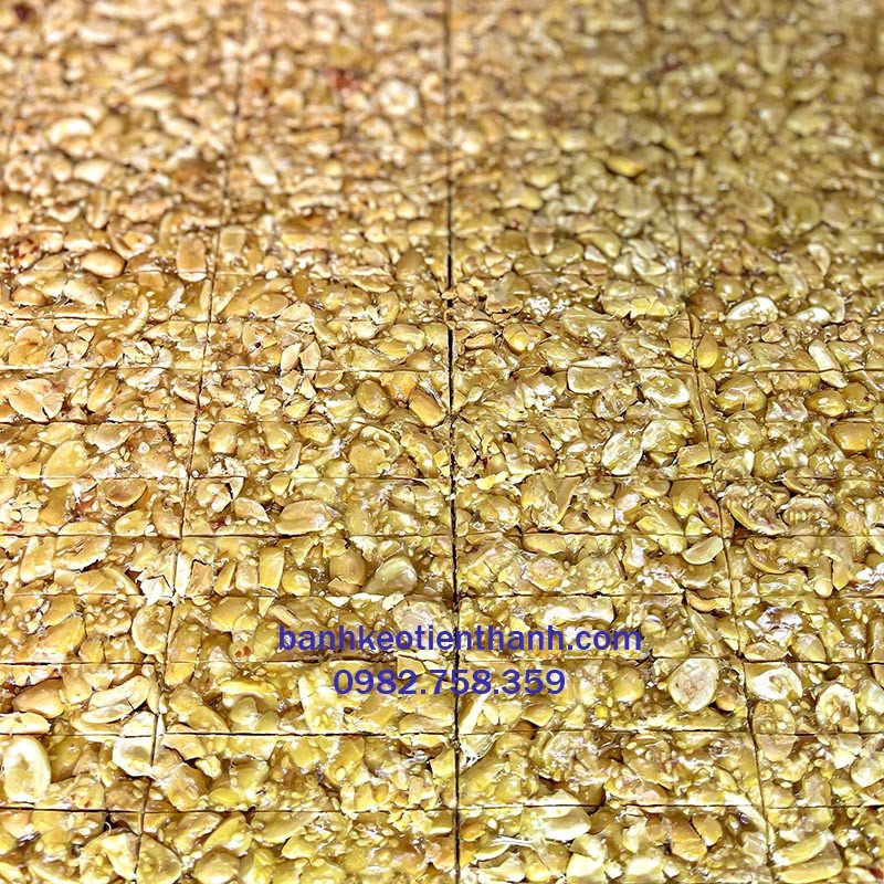 Kẹo lạc vừng thủ công, món quà quê hương