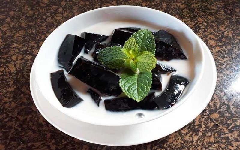 Lượng calo trong 100g thạch đen không đường