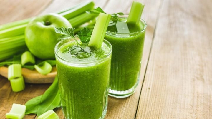 Ly nước ép cần tây tươi mát hỗ trợ giảm cân