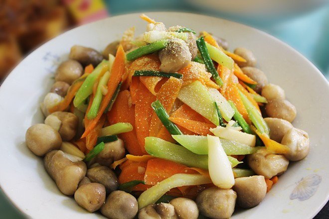 Món ăn từ nấm rơm kết hợp rau củ