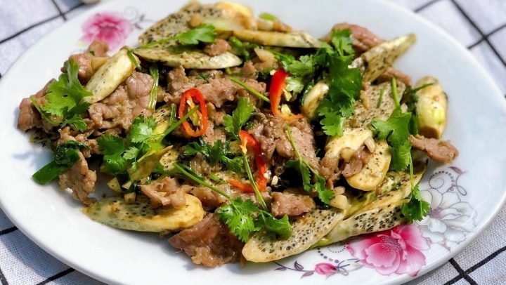 Món củ niễng xào thịt bò và củ niễng xào trứng hấp dẫn