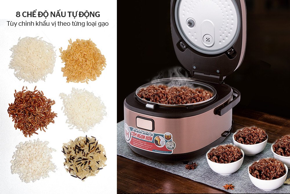 Một nồi cơm gạo lứt đã nấu chín với thìa cơm