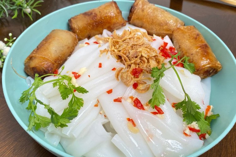 Người đang giảm cân có thể ăn bánh ướt nhưng cần kiểm soát khẩu phần