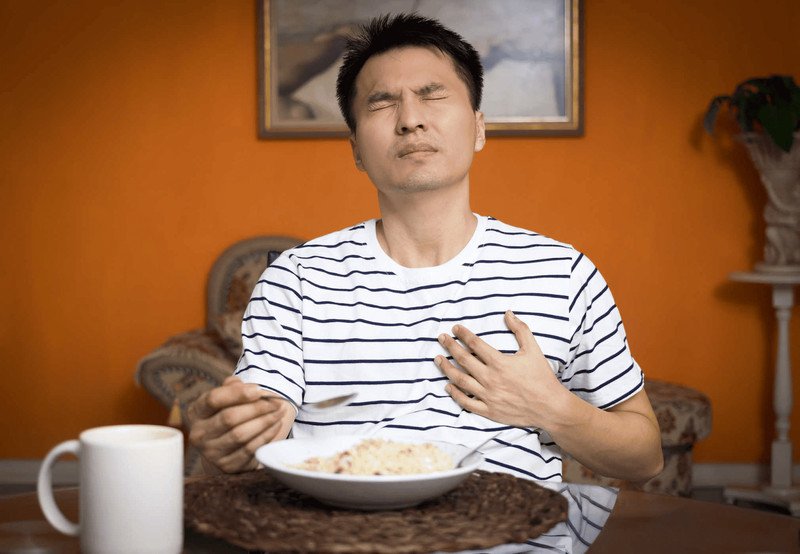 Người đau dạ dày cần hạn chế măng luộc