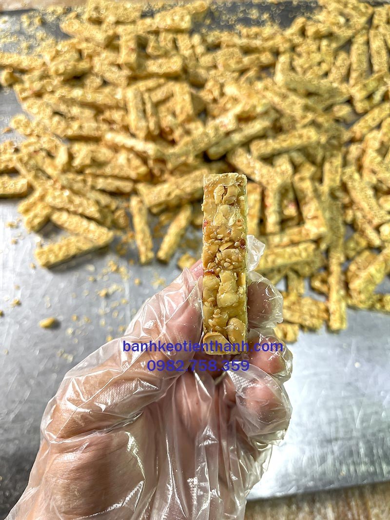 Những viên kẹo lạc vừng vàng óng, hấp dẫn