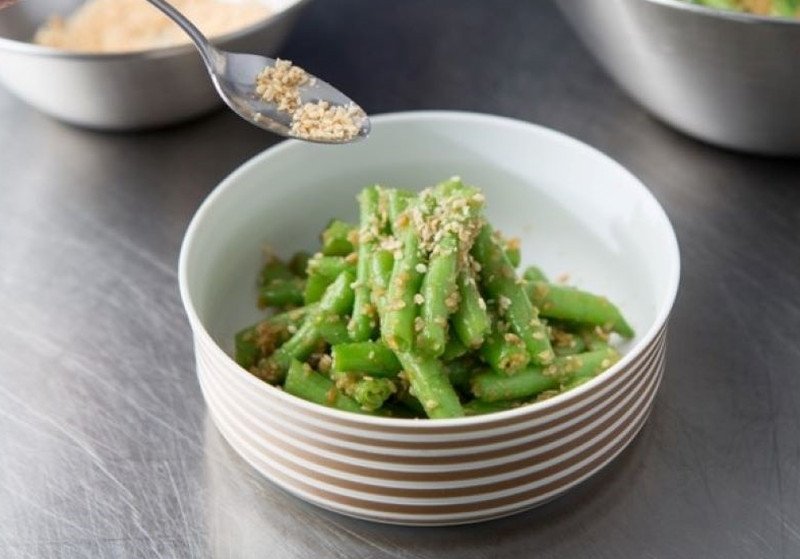 Salad đỗ tươi ngon, một lựa chọn tuyệt vời thay thế **đỗ xào** truyền thống cho người ăn kiêng