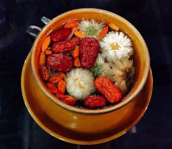 Táo đỏ khô nguyên trái chất lượng cao dùng để nấu nước táo đỏ đường phèn.