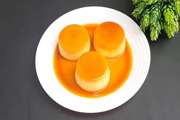 Thành phẩm bánh flan sữa tươi mềm mịn, hương vị thơm béo cuốn hút
